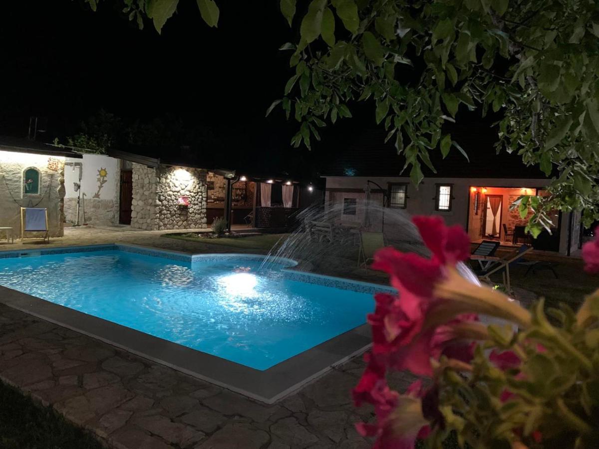 Silent Village Villa With Swimming Pool Mostar Exterior photo