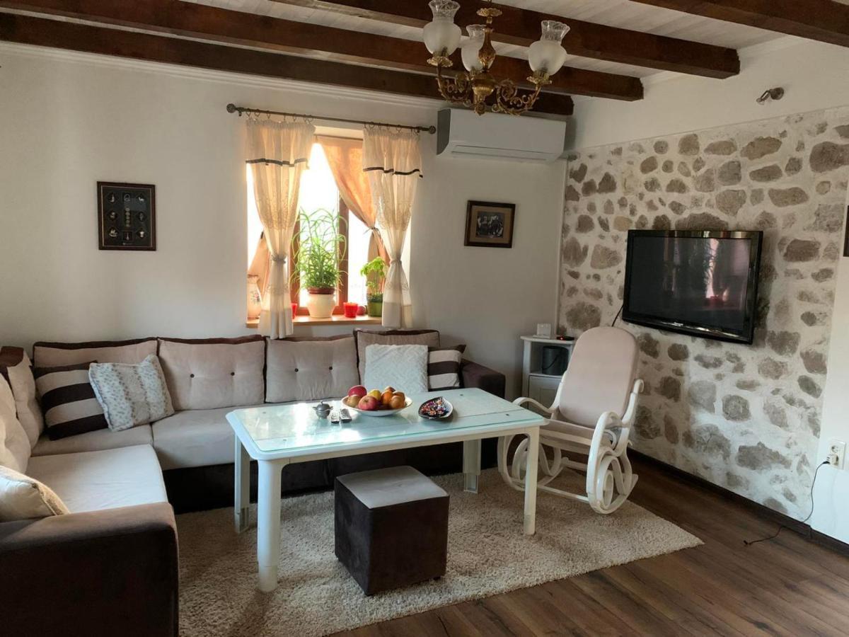 Silent Village Villa With Swimming Pool Mostar Exterior photo